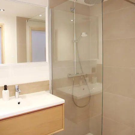 3p Avec Terrasse Dans La Vieille Антиб